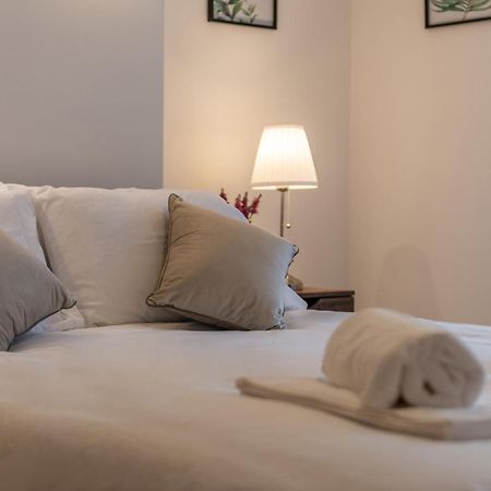 A Golden Haven Retreat In London Apartment Екстериор снимка