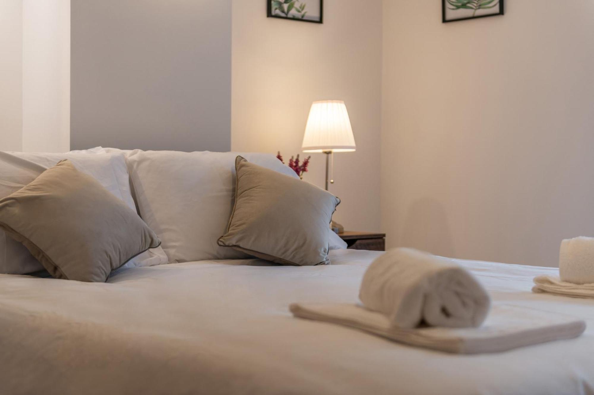 A Golden Haven Retreat In London Apartment Екстериор снимка