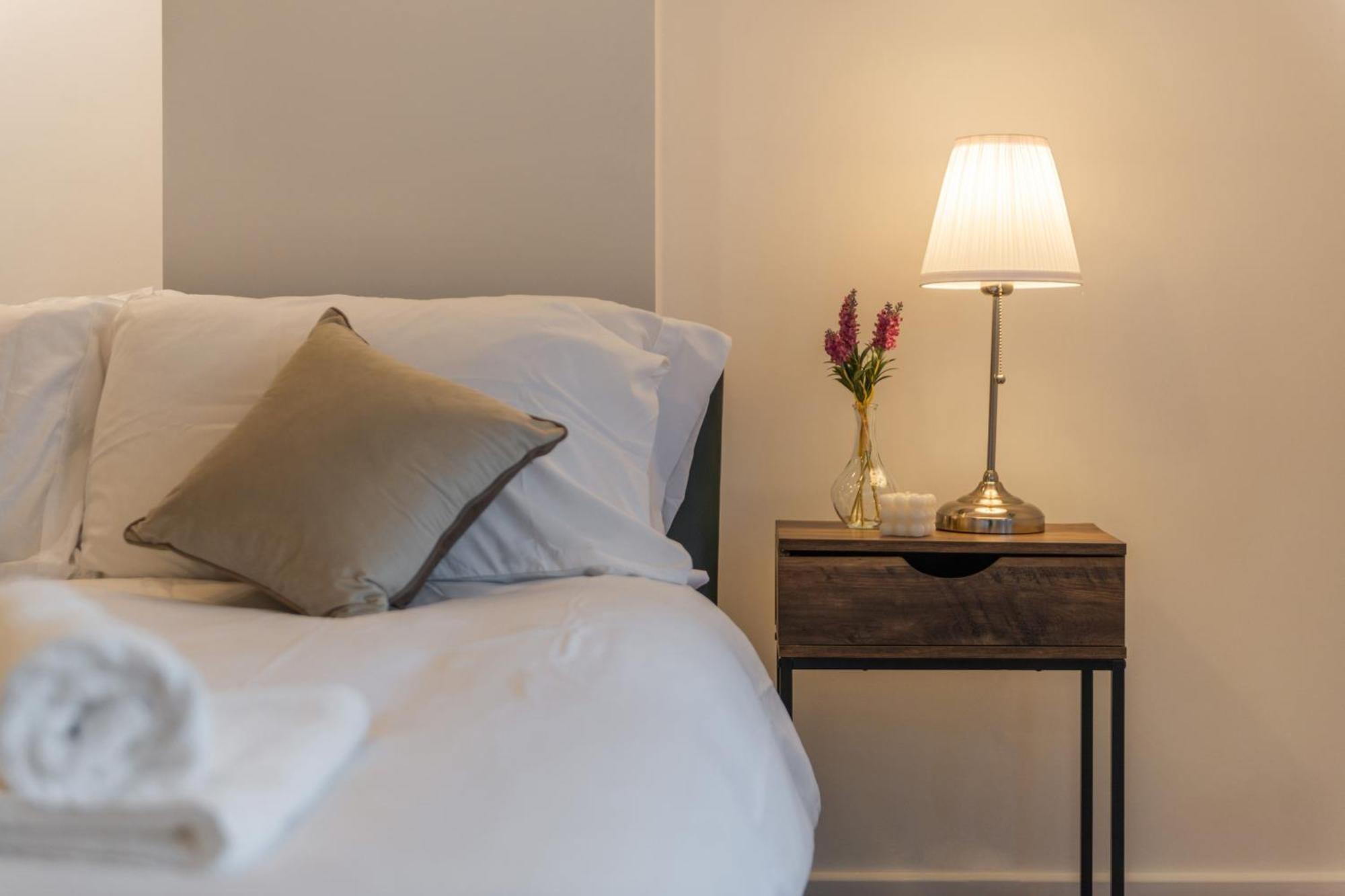 A Golden Haven Retreat In London Apartment Екстериор снимка