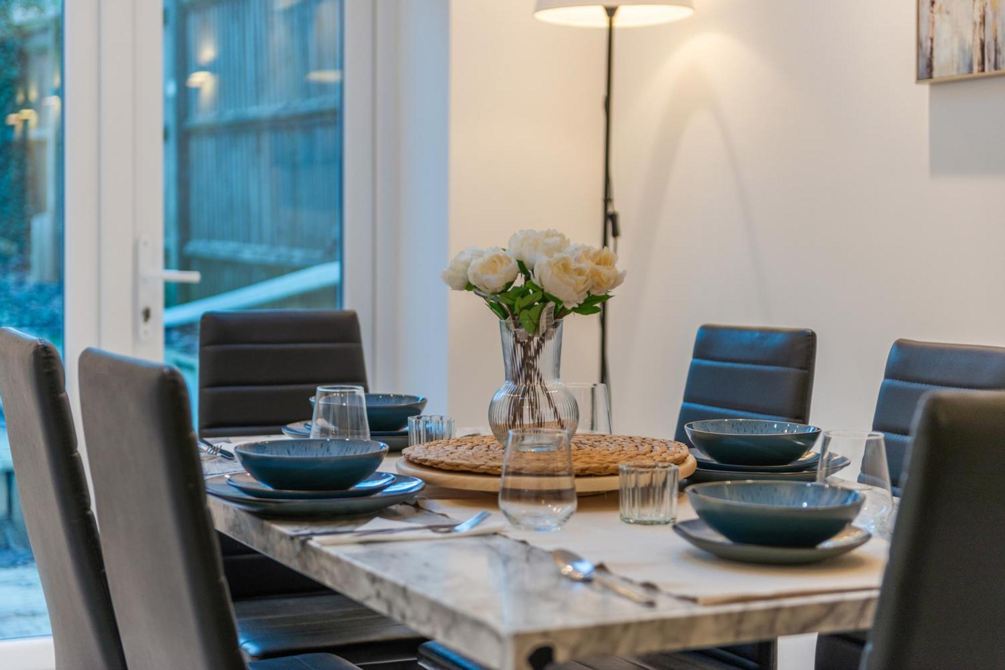 A Golden Haven Retreat In London Apartment Екстериор снимка