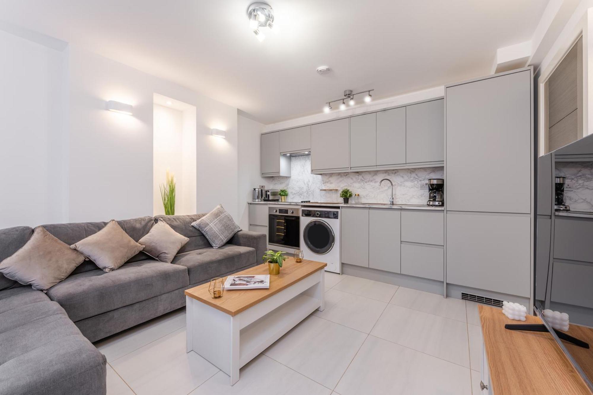 A Golden Haven Retreat In London Apartment Екстериор снимка