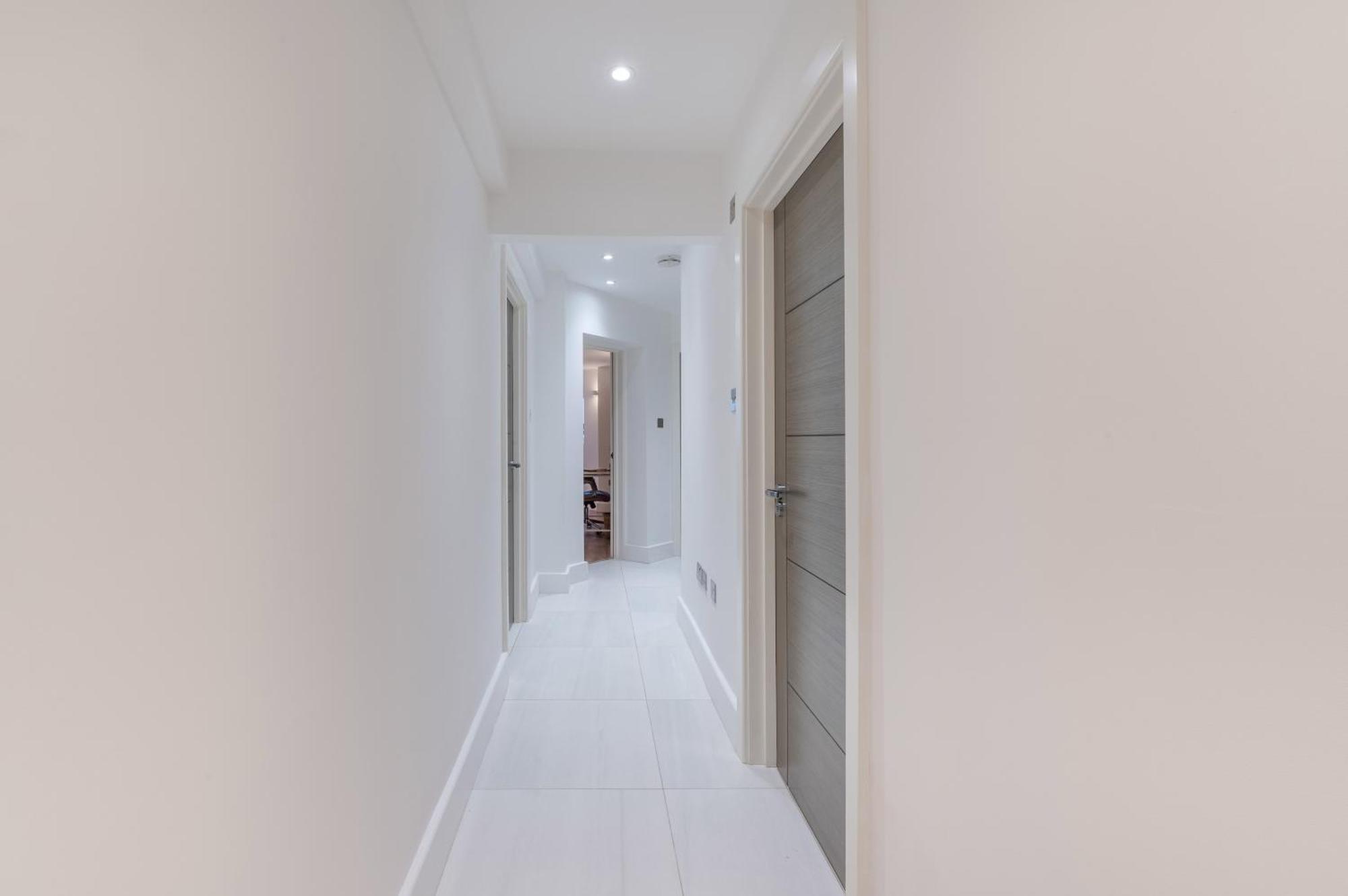 A Golden Haven Retreat In London Apartment Екстериор снимка