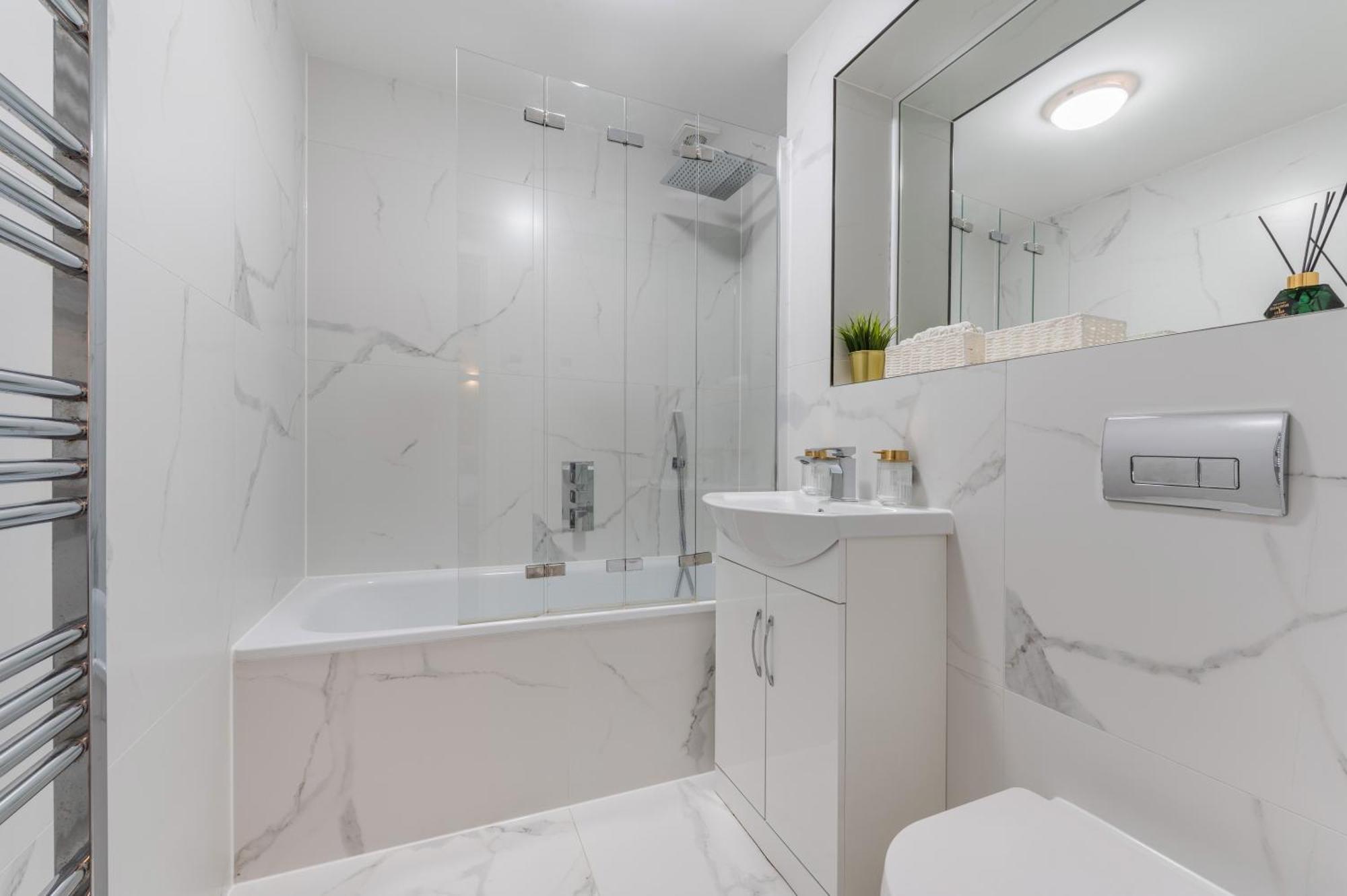 A Golden Haven Retreat In London Apartment Екстериор снимка